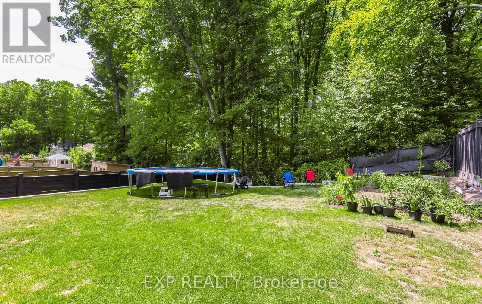 32 DAISY MEADOW CRESCENT