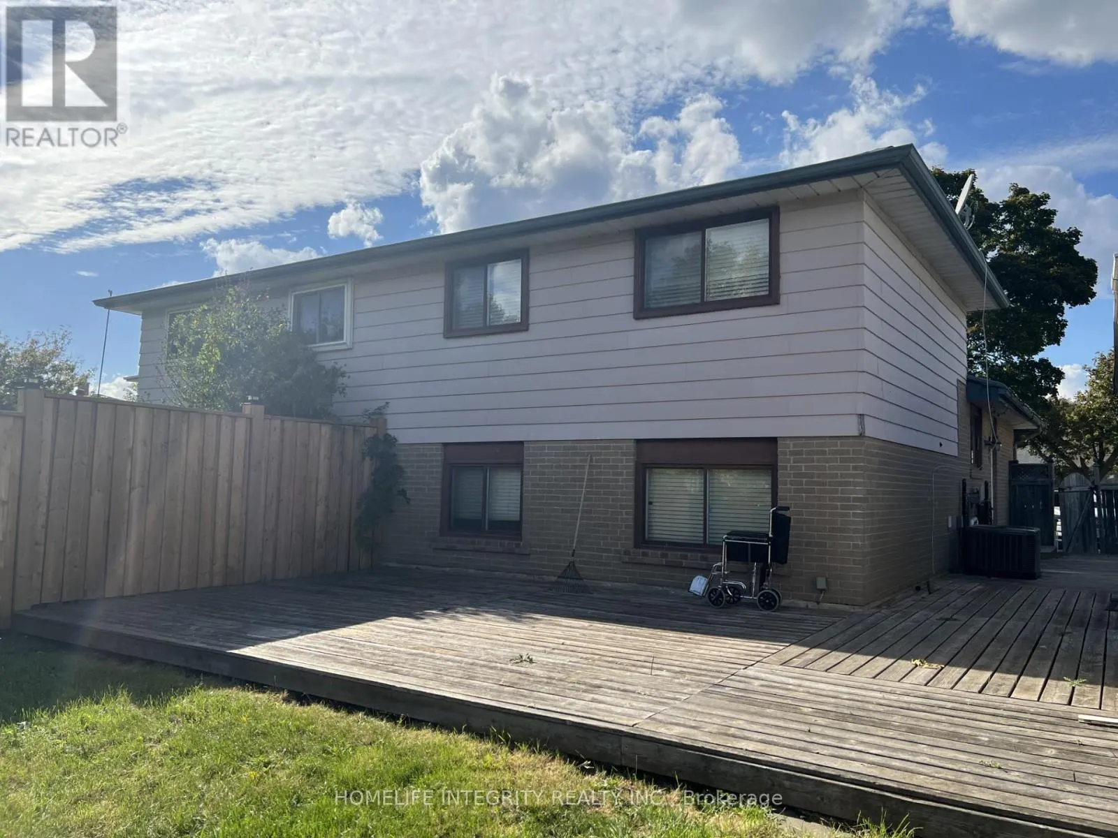 163 ARCHDEKIN DRIVE