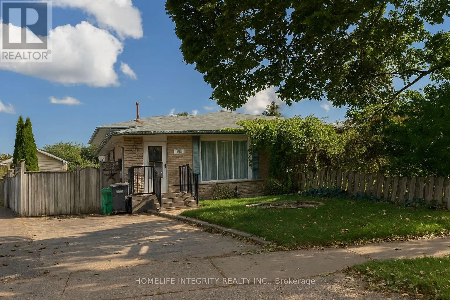 163 ARCHDEKIN DRIVE