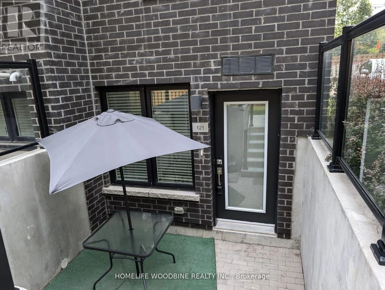 121 - 1145 JOURNEYMAN LANE