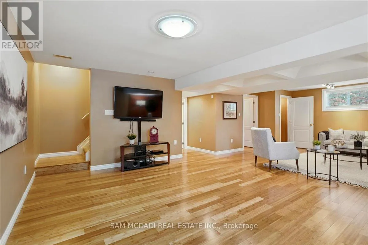 3 MAUDE COURT