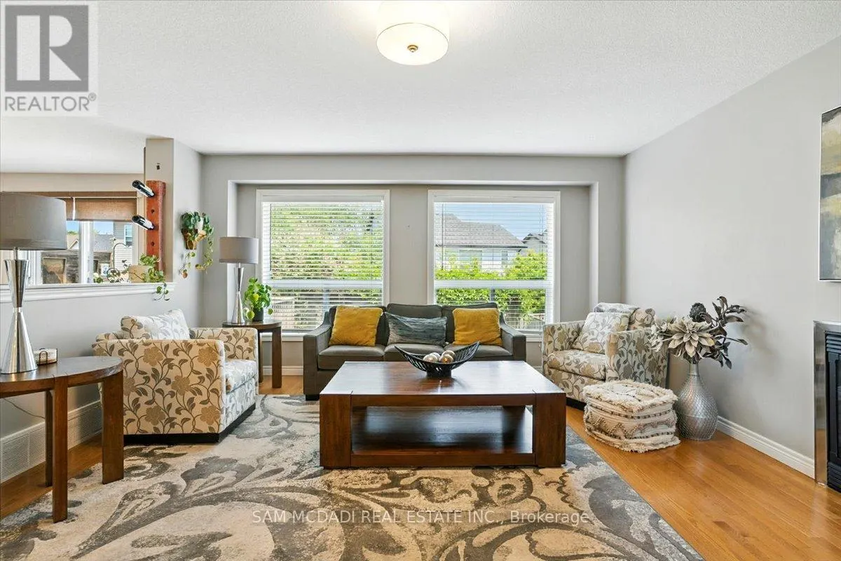 3 MAUDE COURT