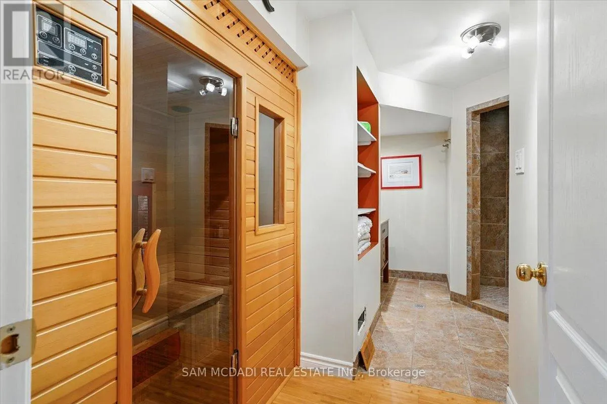 3 MAUDE COURT