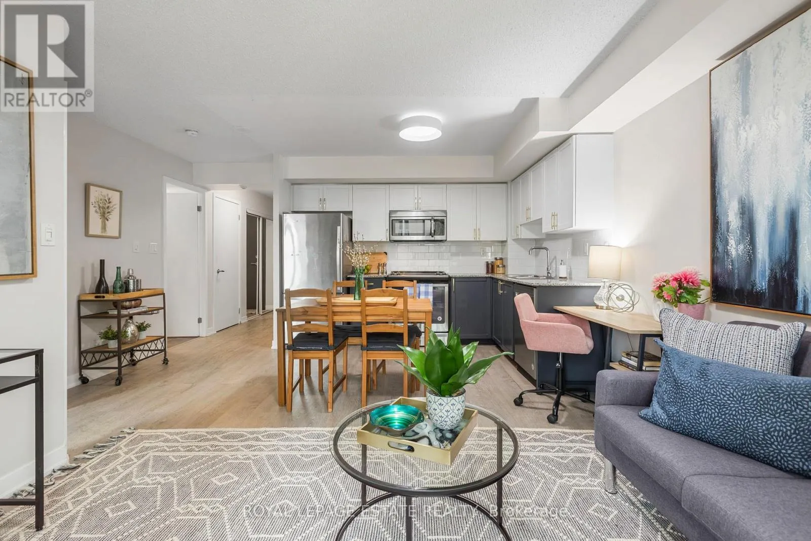 206 - 816 LANSDOWNE AVENUE