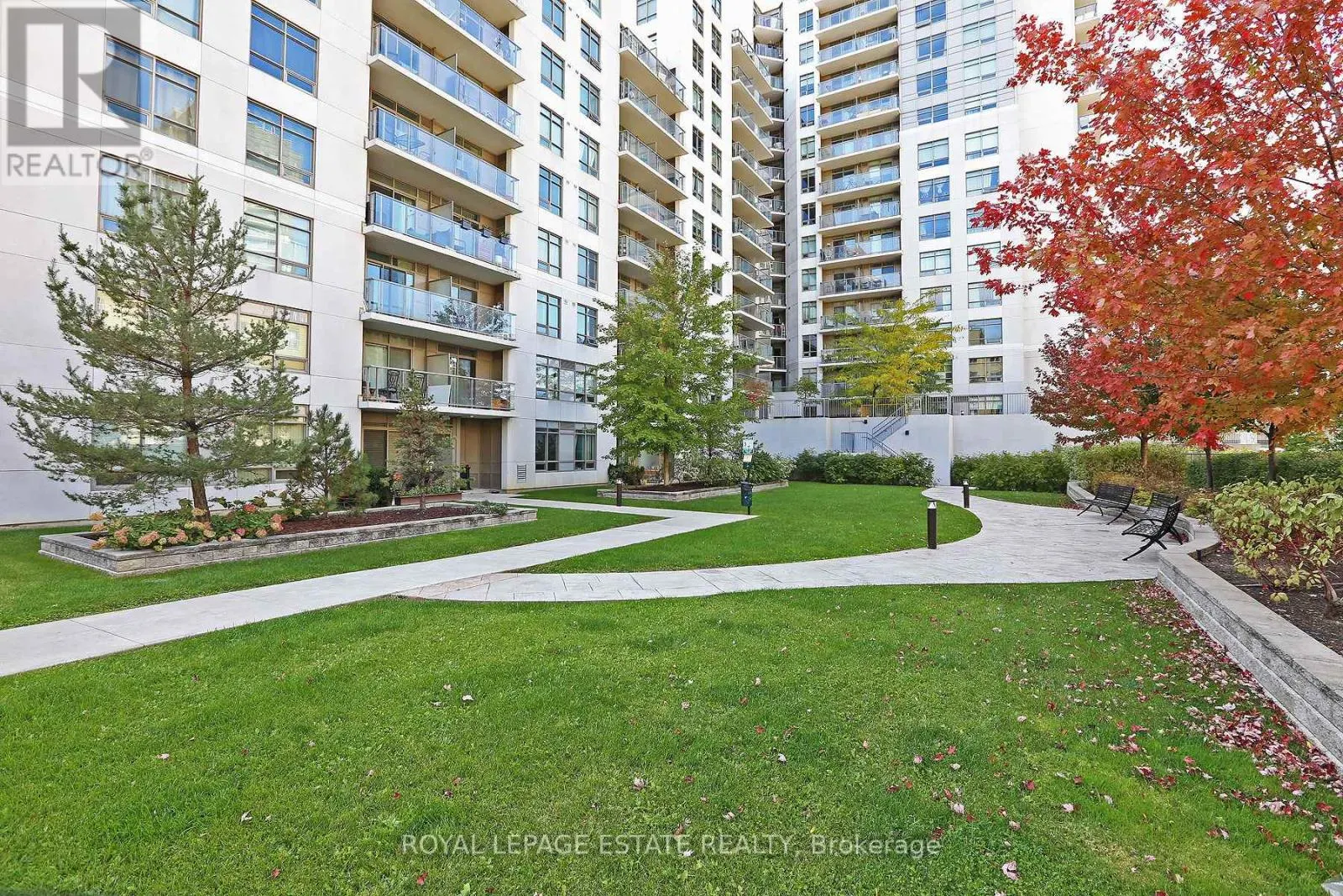206 - 816 LANSDOWNE AVENUE