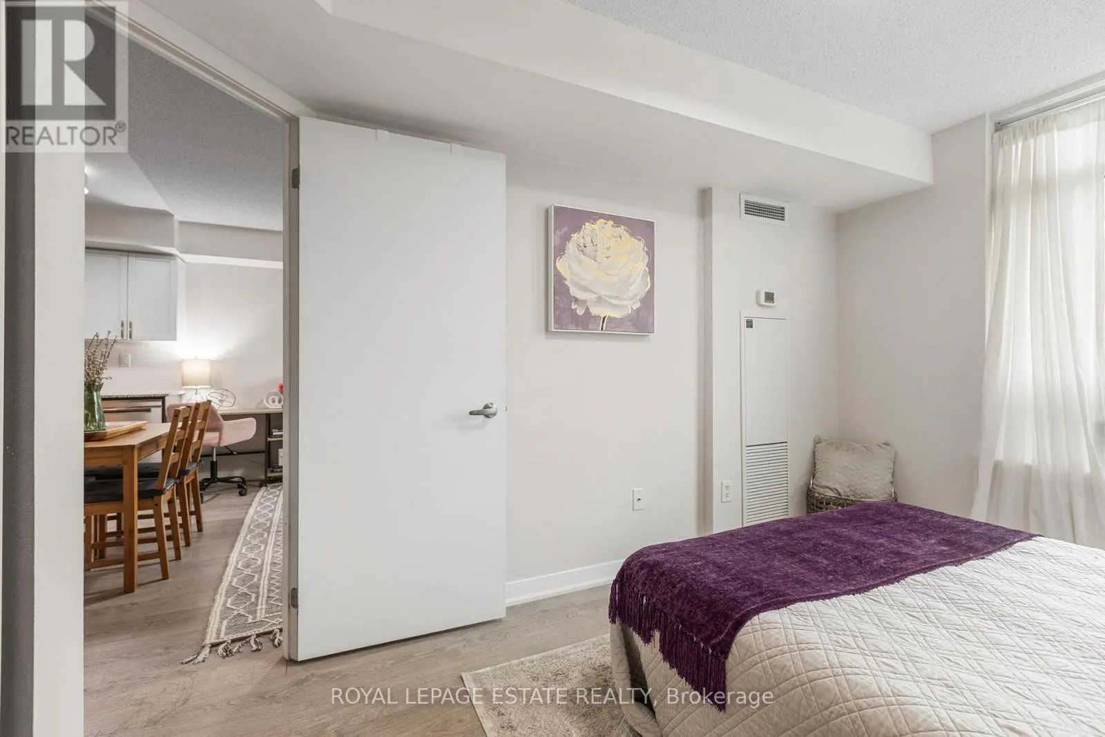 206 - 816 LANSDOWNE AVENUE