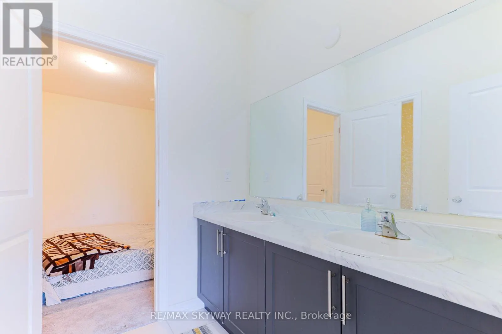 379 VALLEYWAY DRIVE