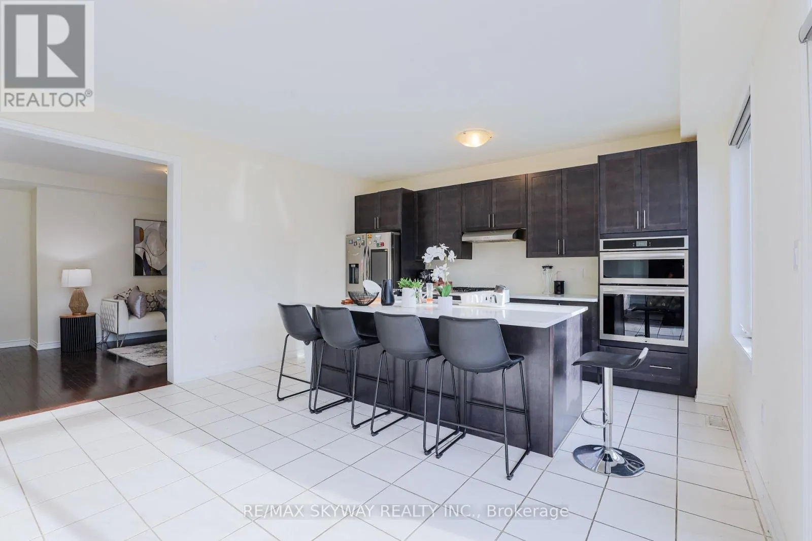 379 VALLEYWAY DRIVE