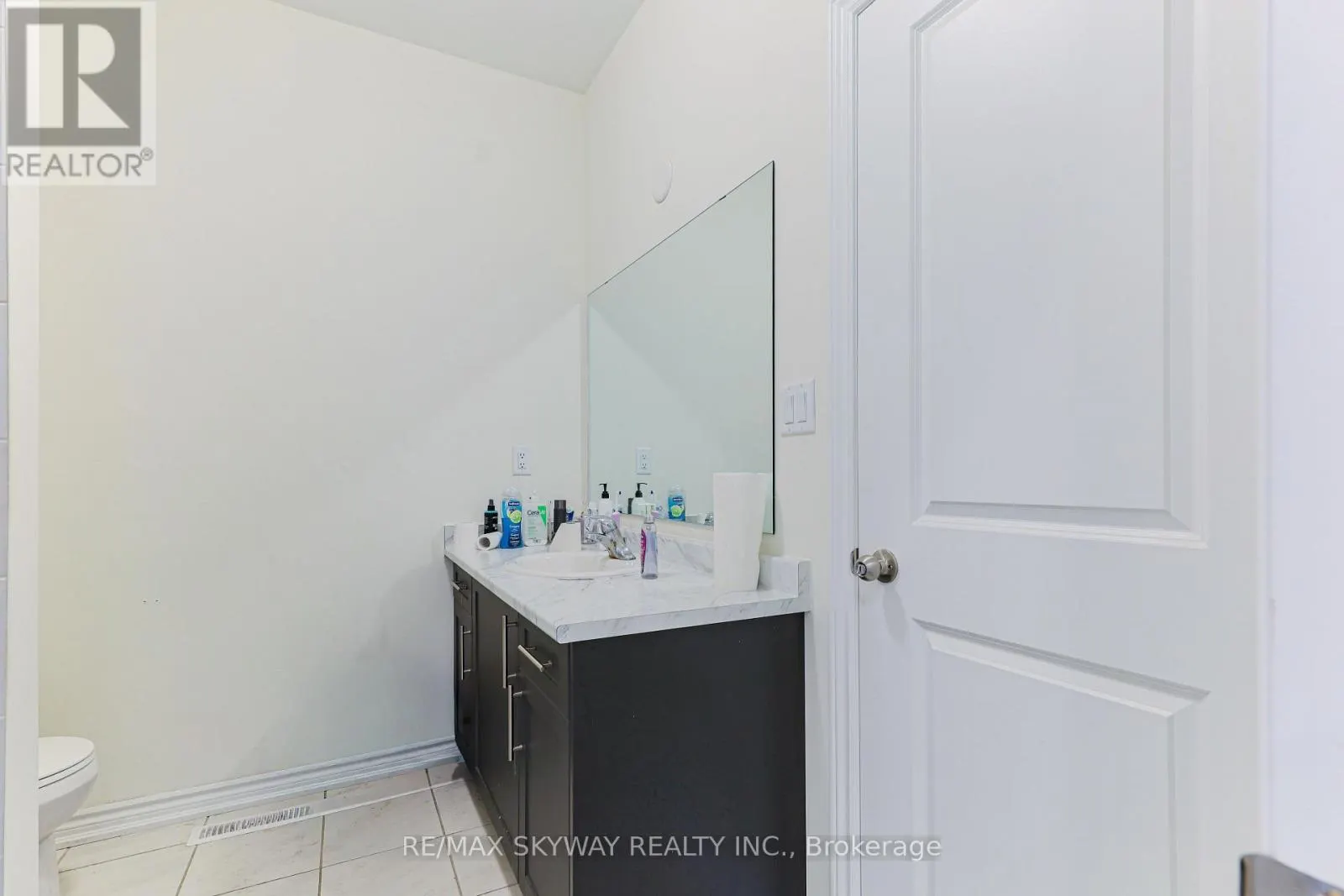 379 VALLEYWAY DRIVE