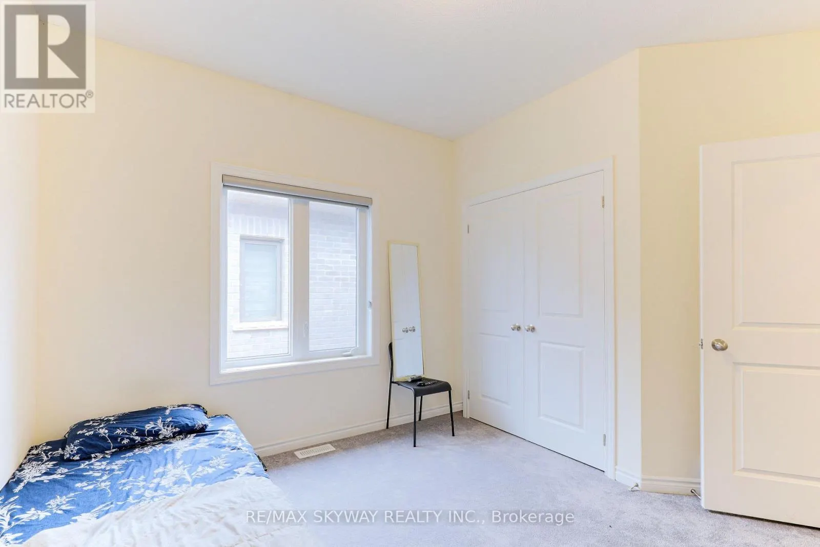 379 VALLEYWAY DRIVE