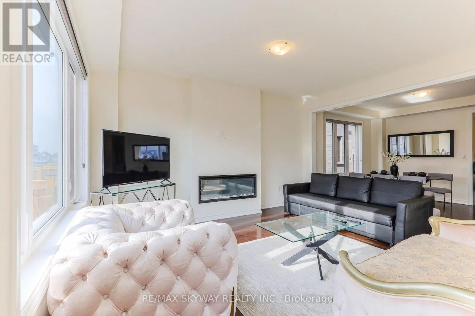 379 VALLEYWAY DRIVE