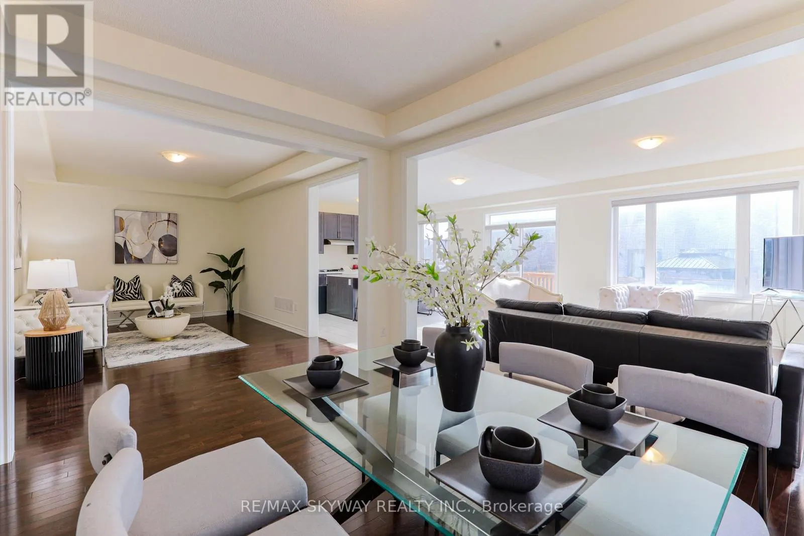 379 VALLEYWAY DRIVE