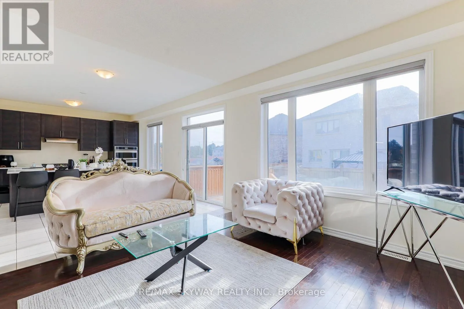379 VALLEYWAY DRIVE