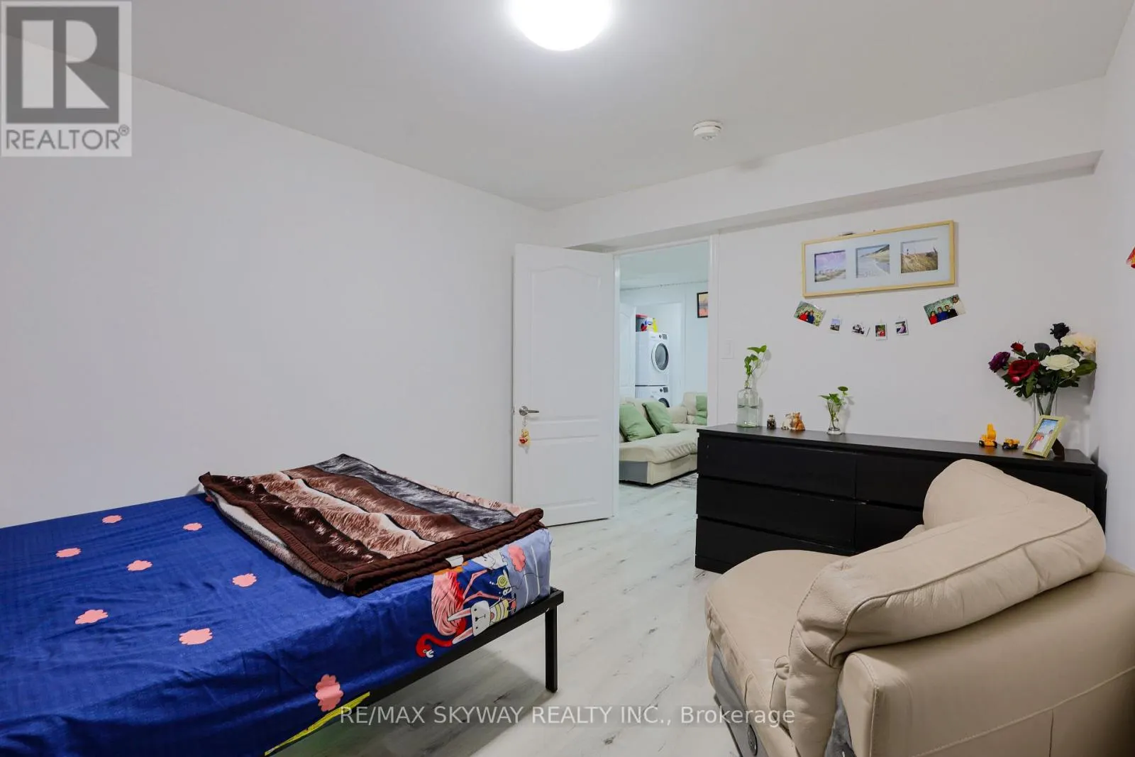 379 VALLEYWAY DRIVE