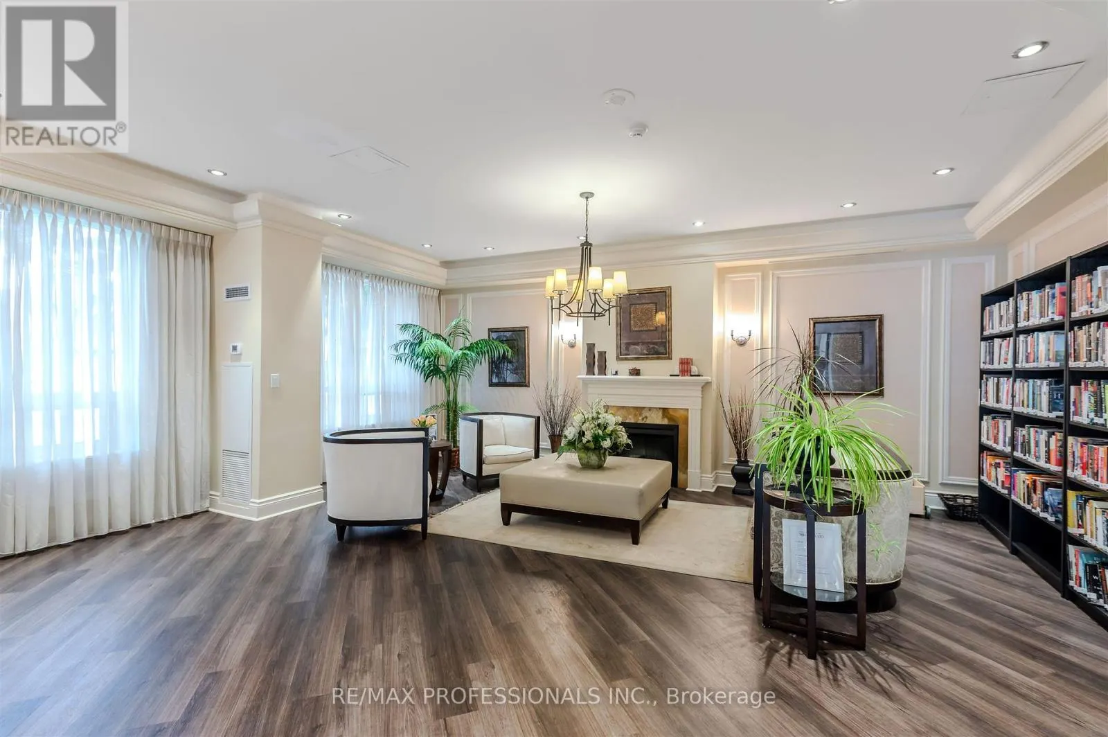507 - 25 EARLINGTON AVENUE