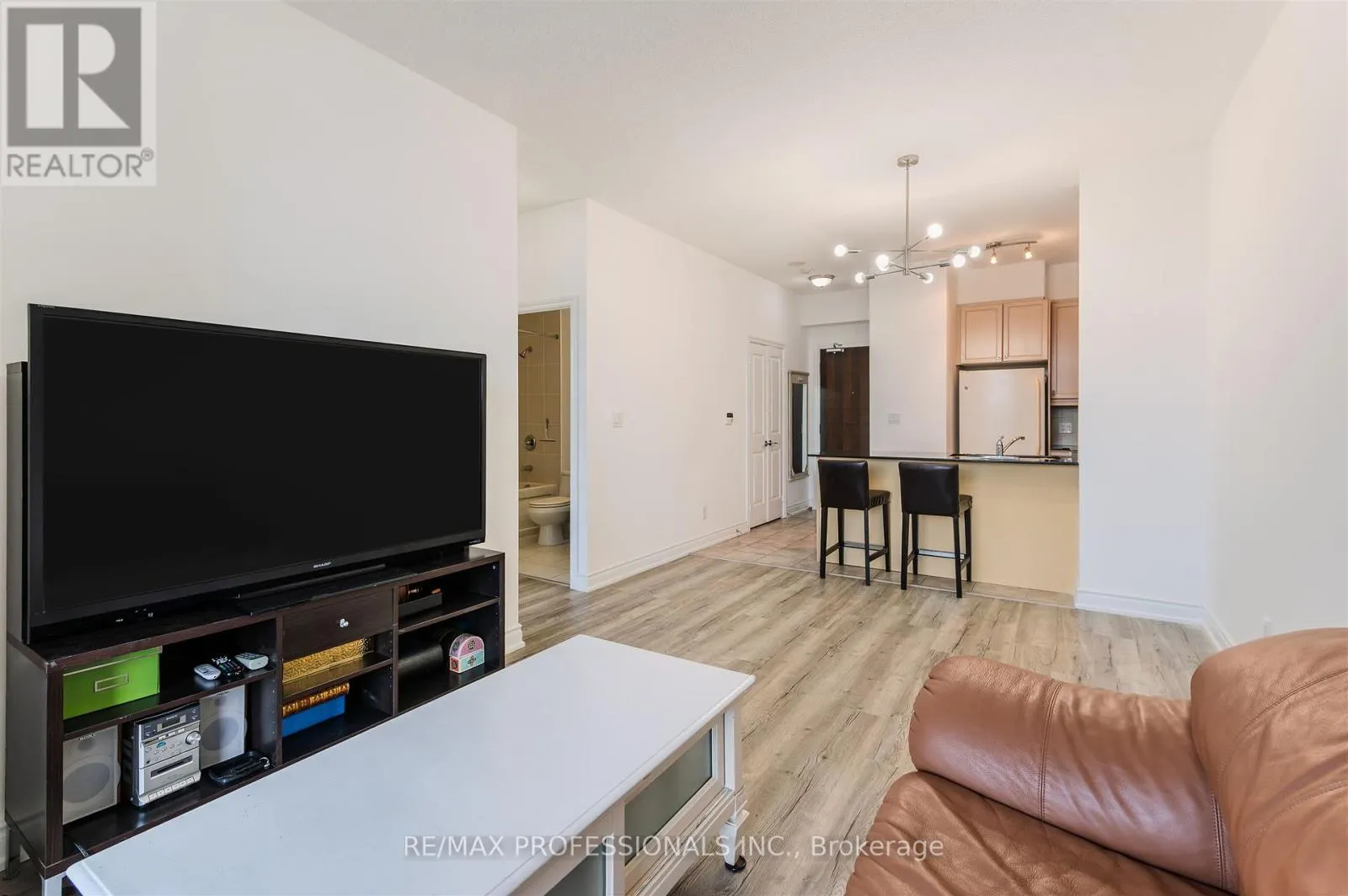 507 - 25 EARLINGTON AVENUE