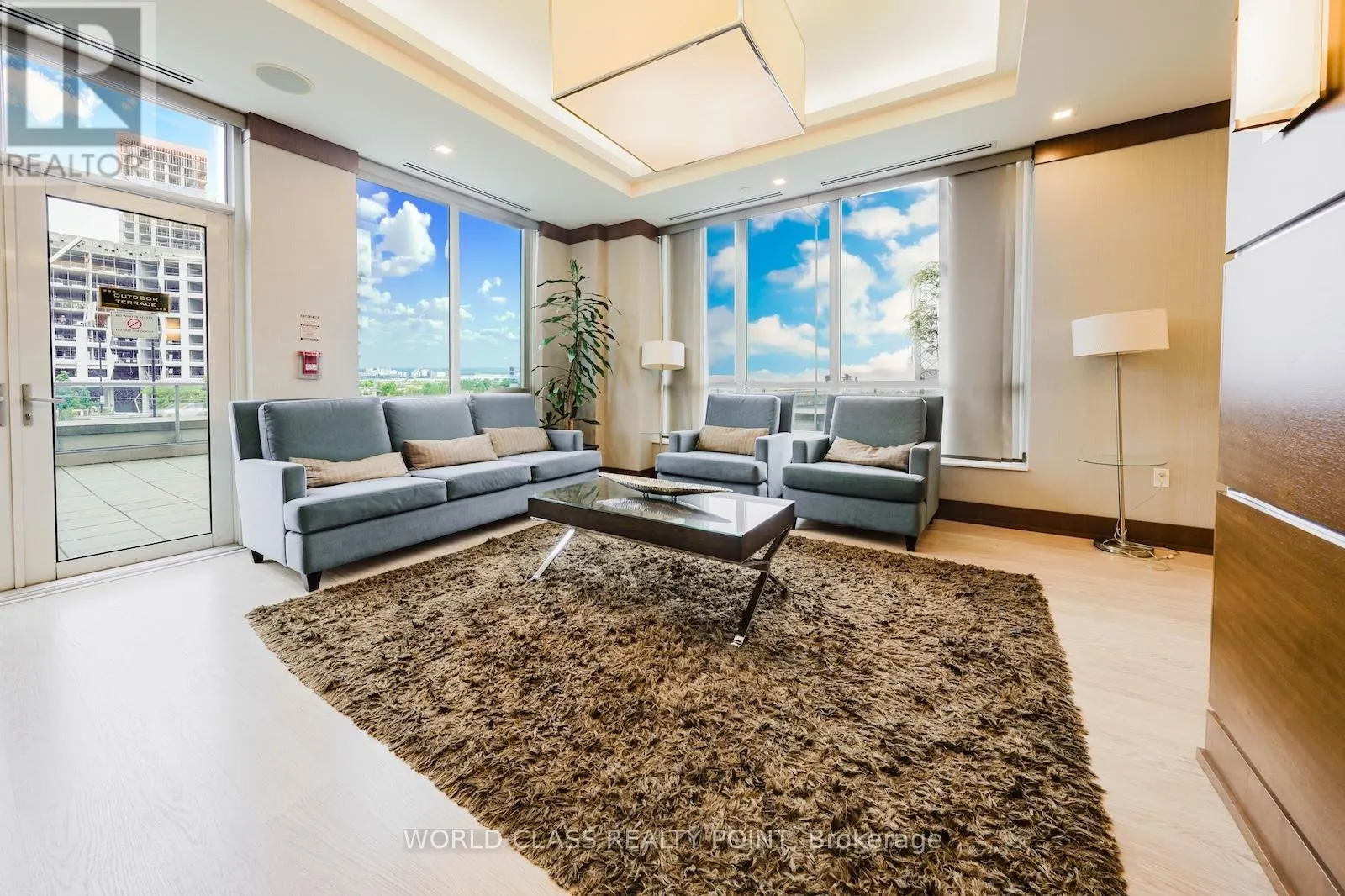 15 - 15 VIKING LANE