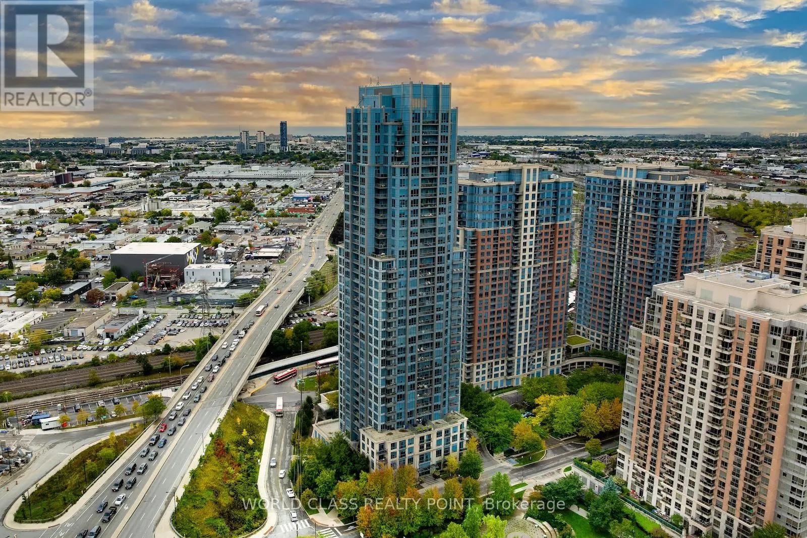 15 - 15 VIKING LANE