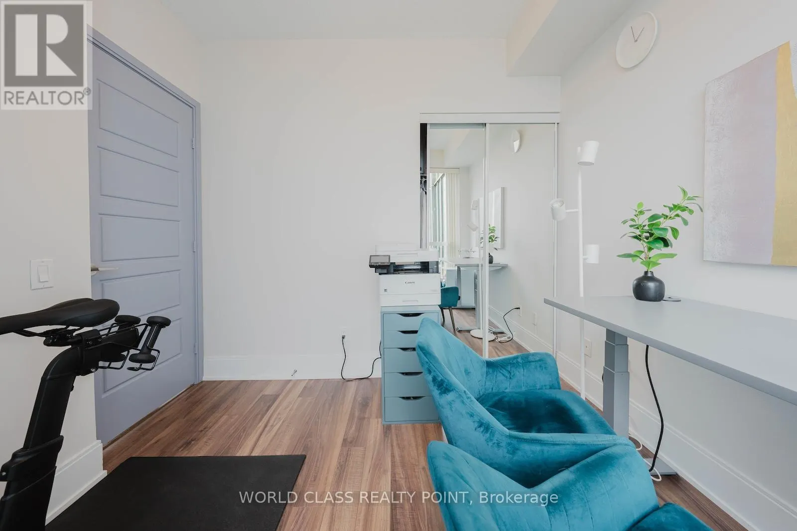 15 - 15 VIKING LANE
