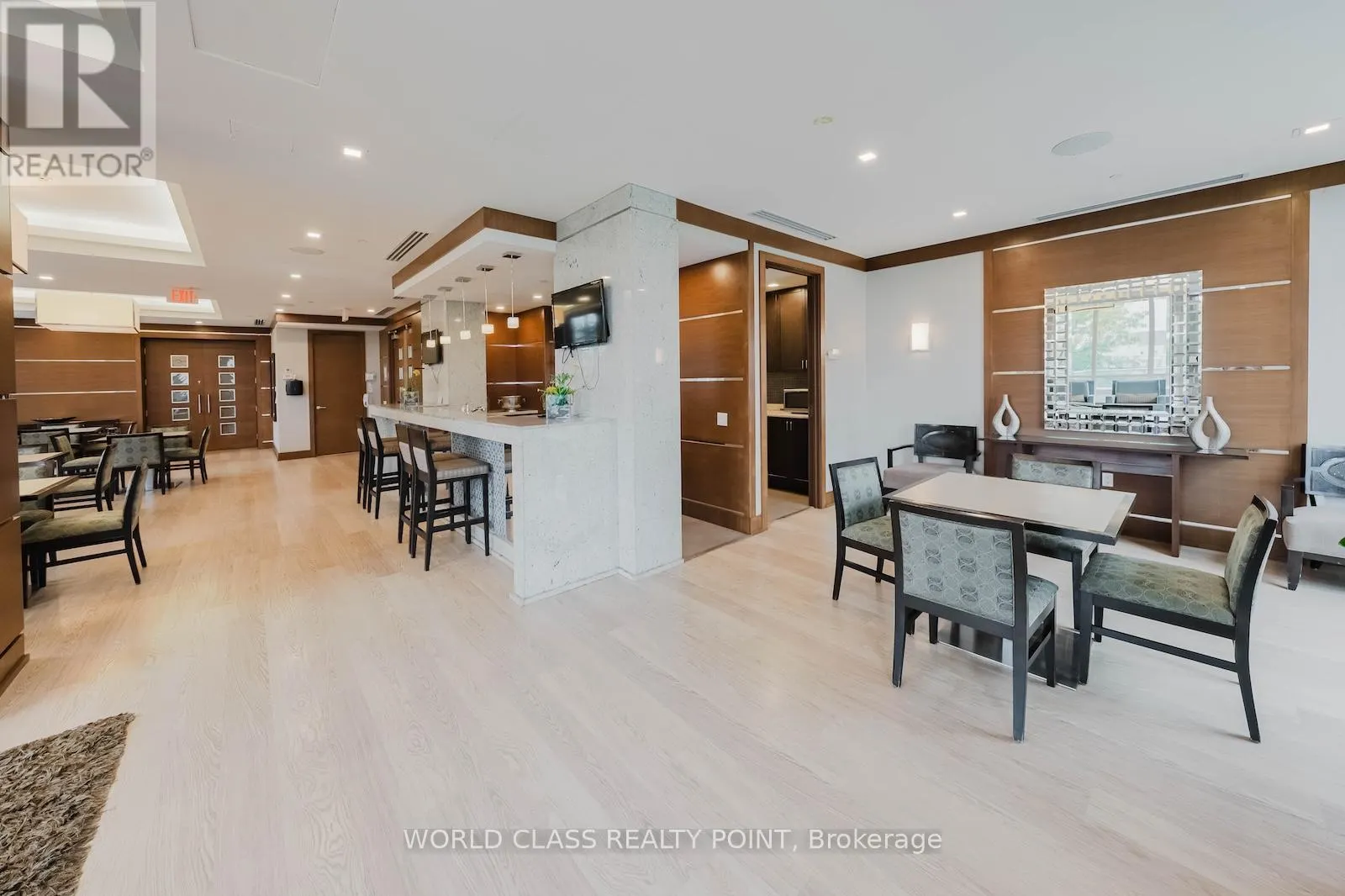 15 - 15 VIKING LANE