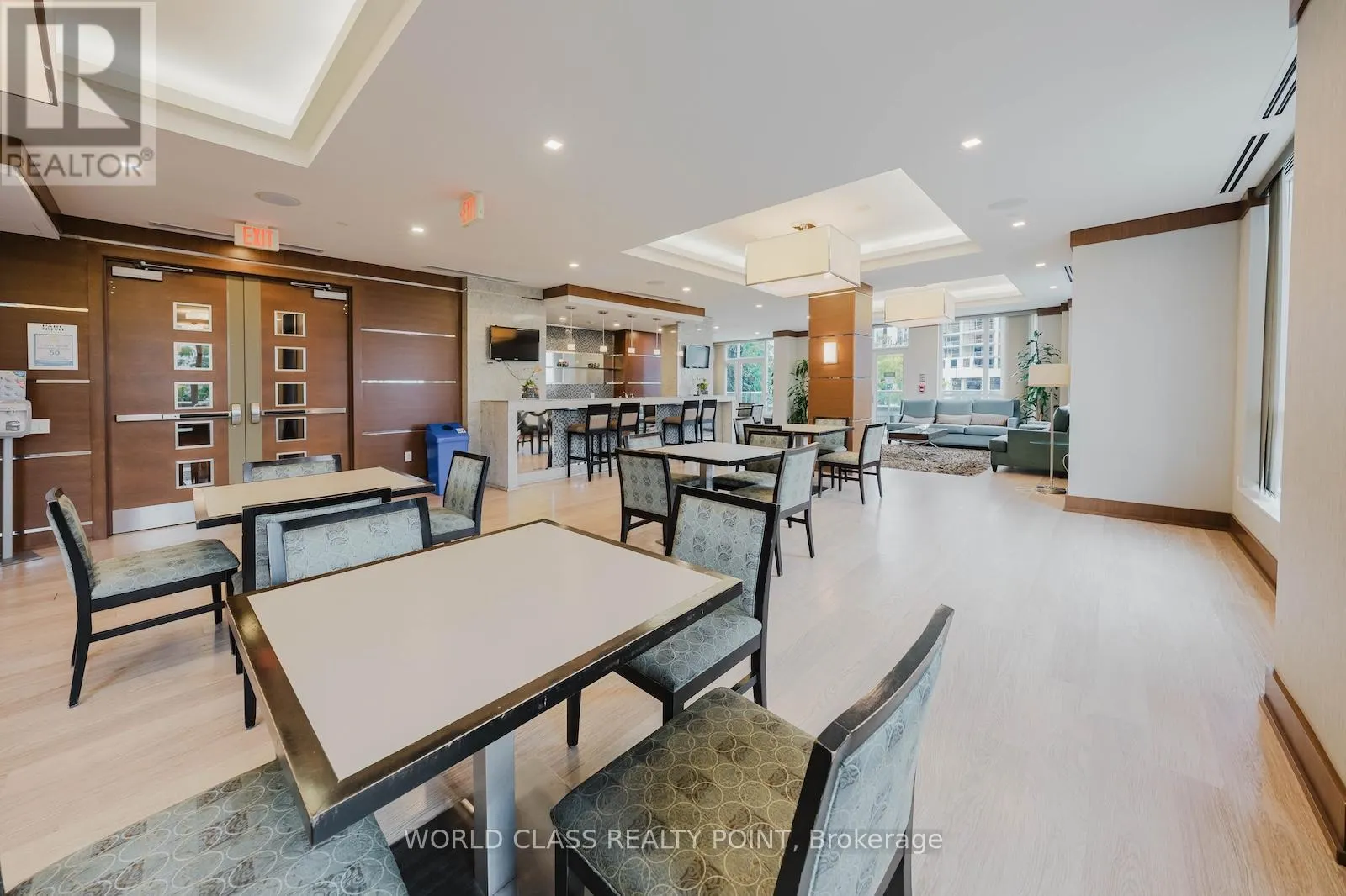 15 - 15 VIKING LANE