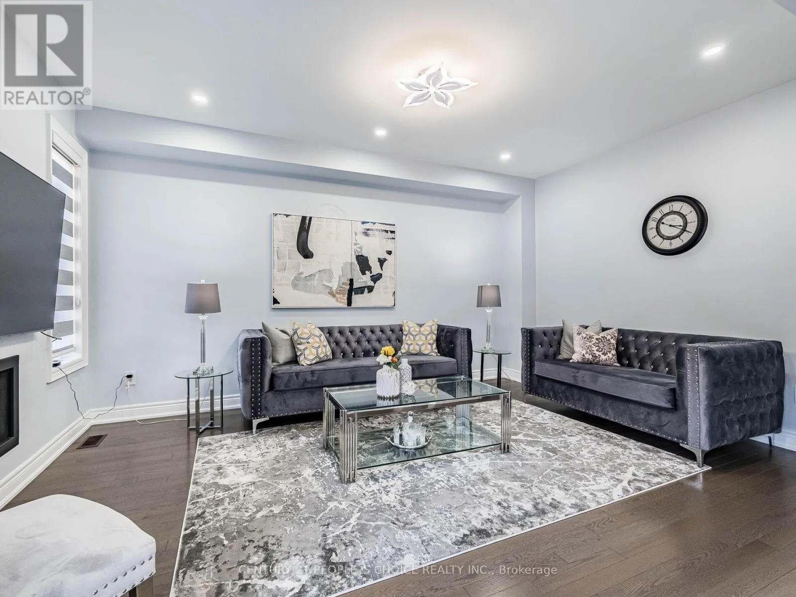 9 SINATRA STREET