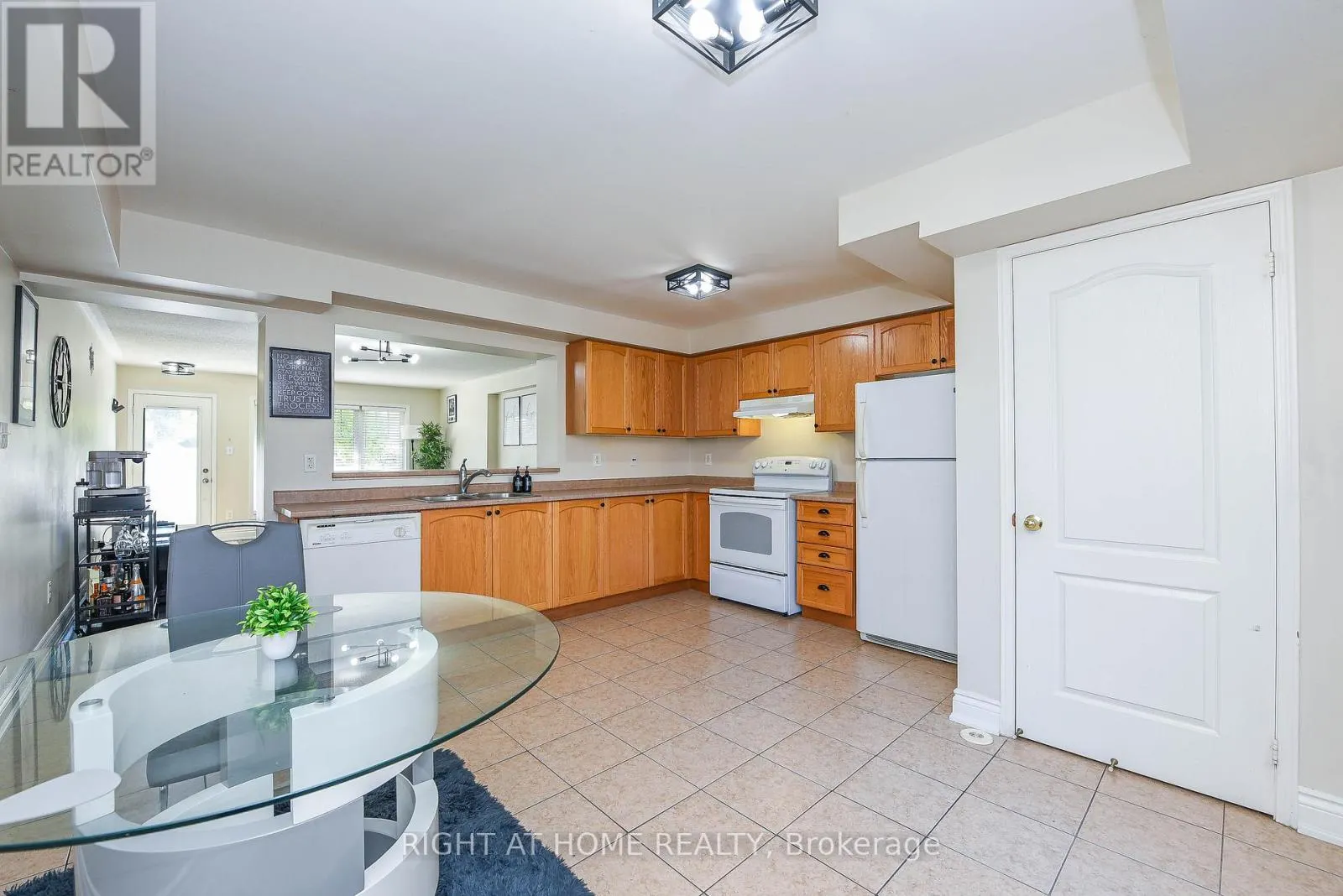 13 - 3335 THOMAS STREET
