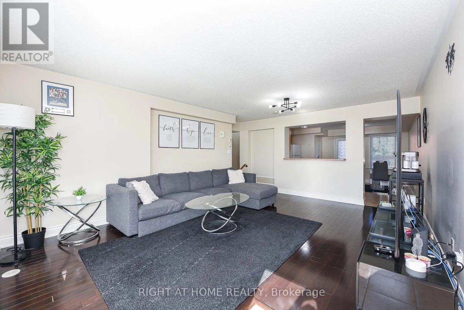 13 - 3335 THOMAS STREET
