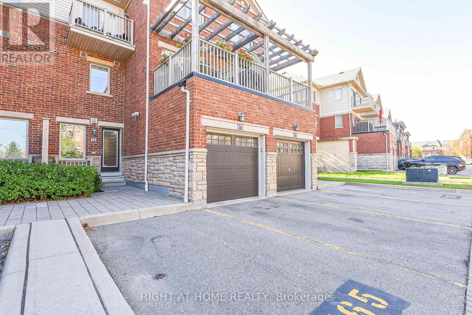 13 - 3335 THOMAS STREET
