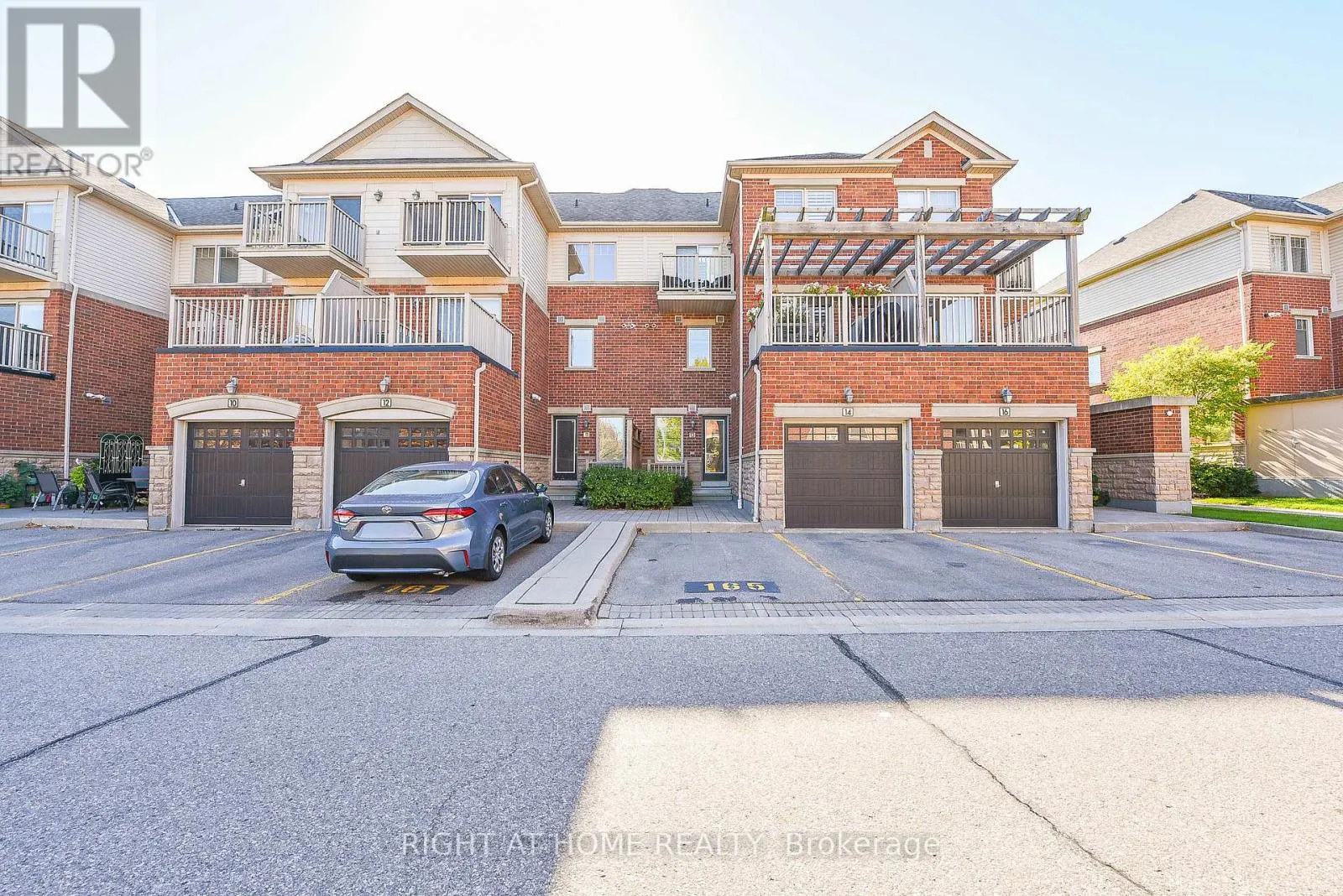 13 - 3335 THOMAS STREET