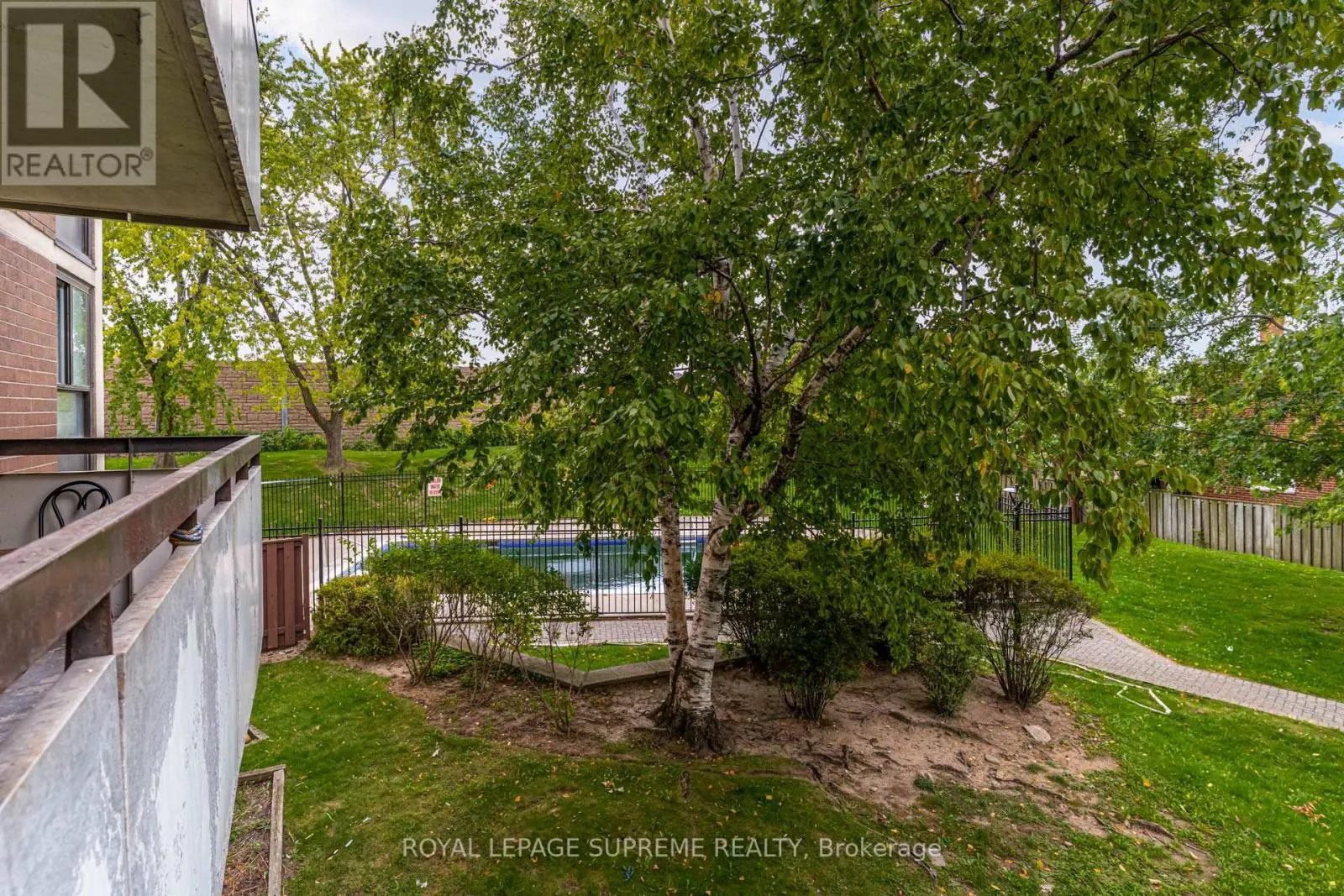 206 - 541 BLACKTHORN AVENUE