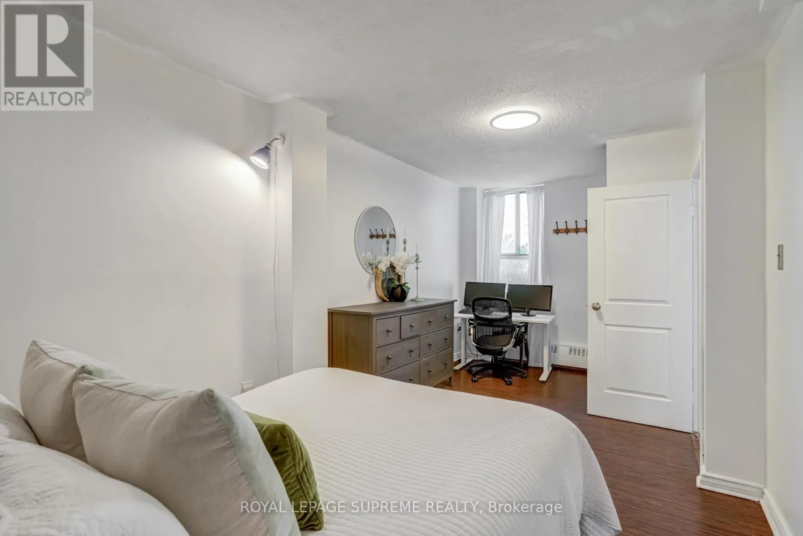 206 - 541 BLACKTHORN AVENUE