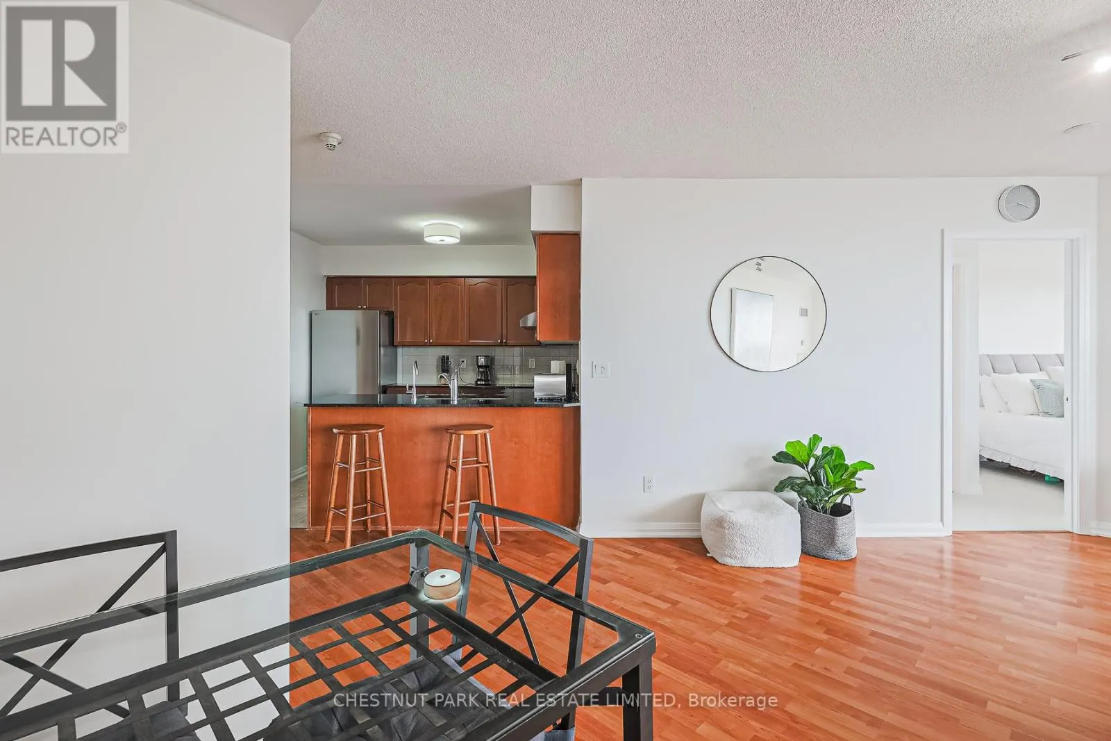 1401 - 220 FORUM DRIVE