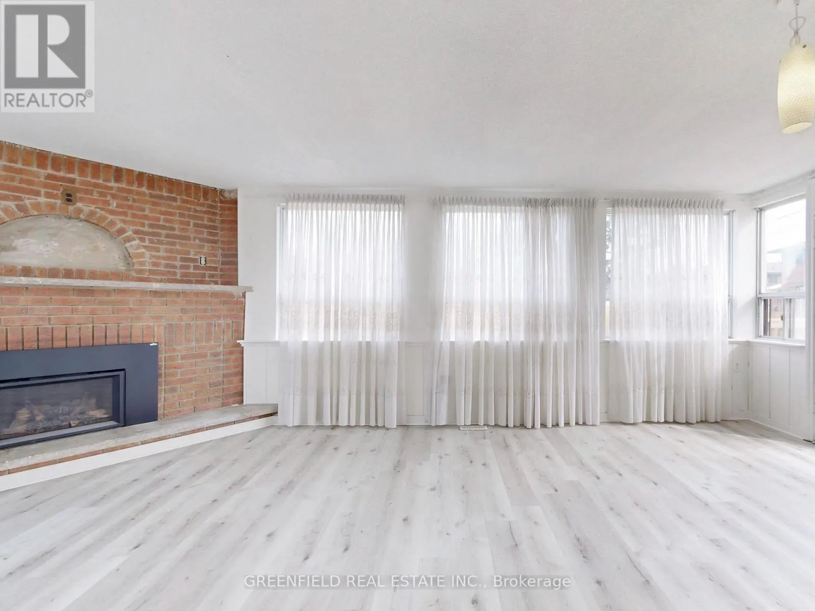 3131 WESTON ROAD
