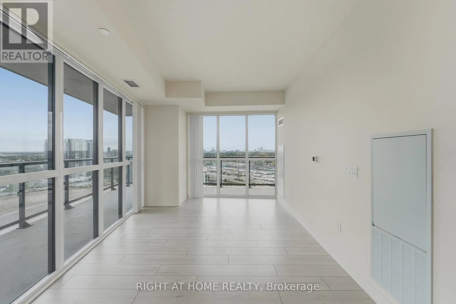2308 - 38 ANNIE CRAIG DRIVE