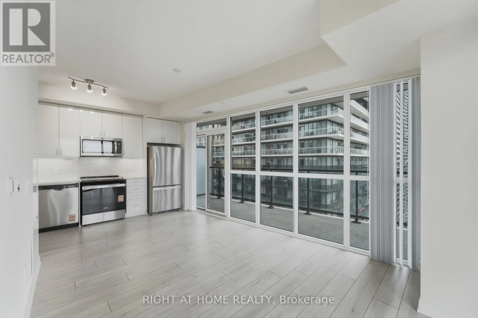 2308 - 38 ANNIE CRAIG DRIVE