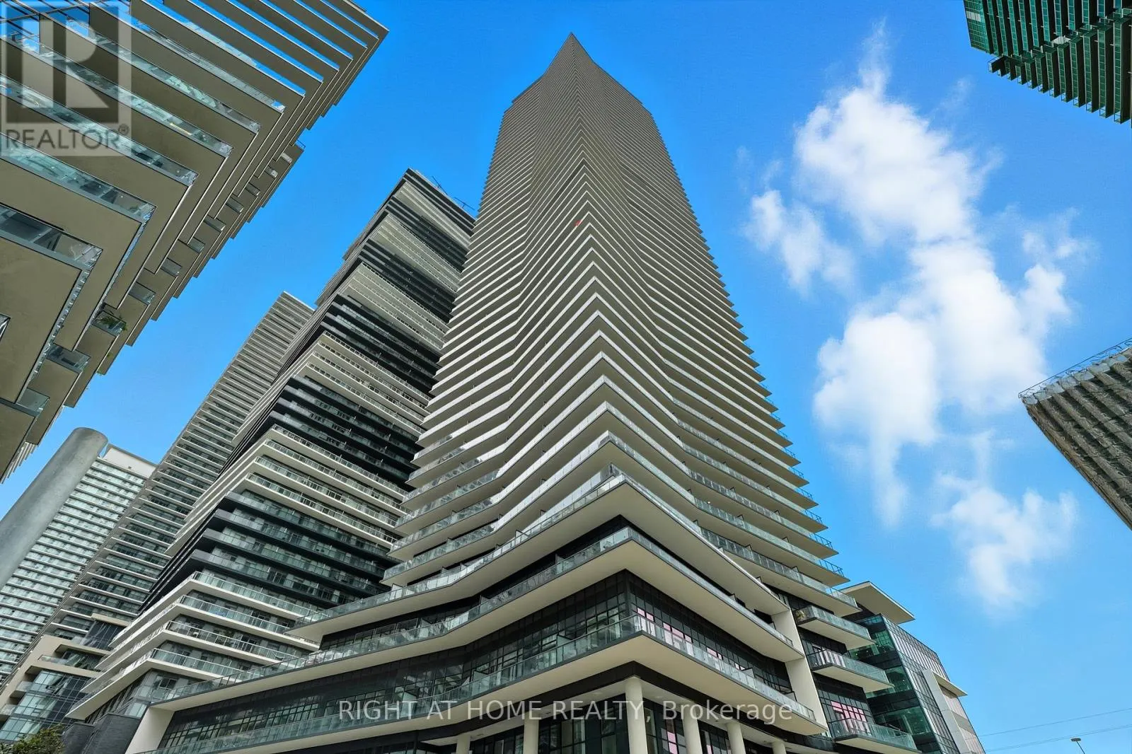 2308 - 38 ANNIE CRAIG DRIVE