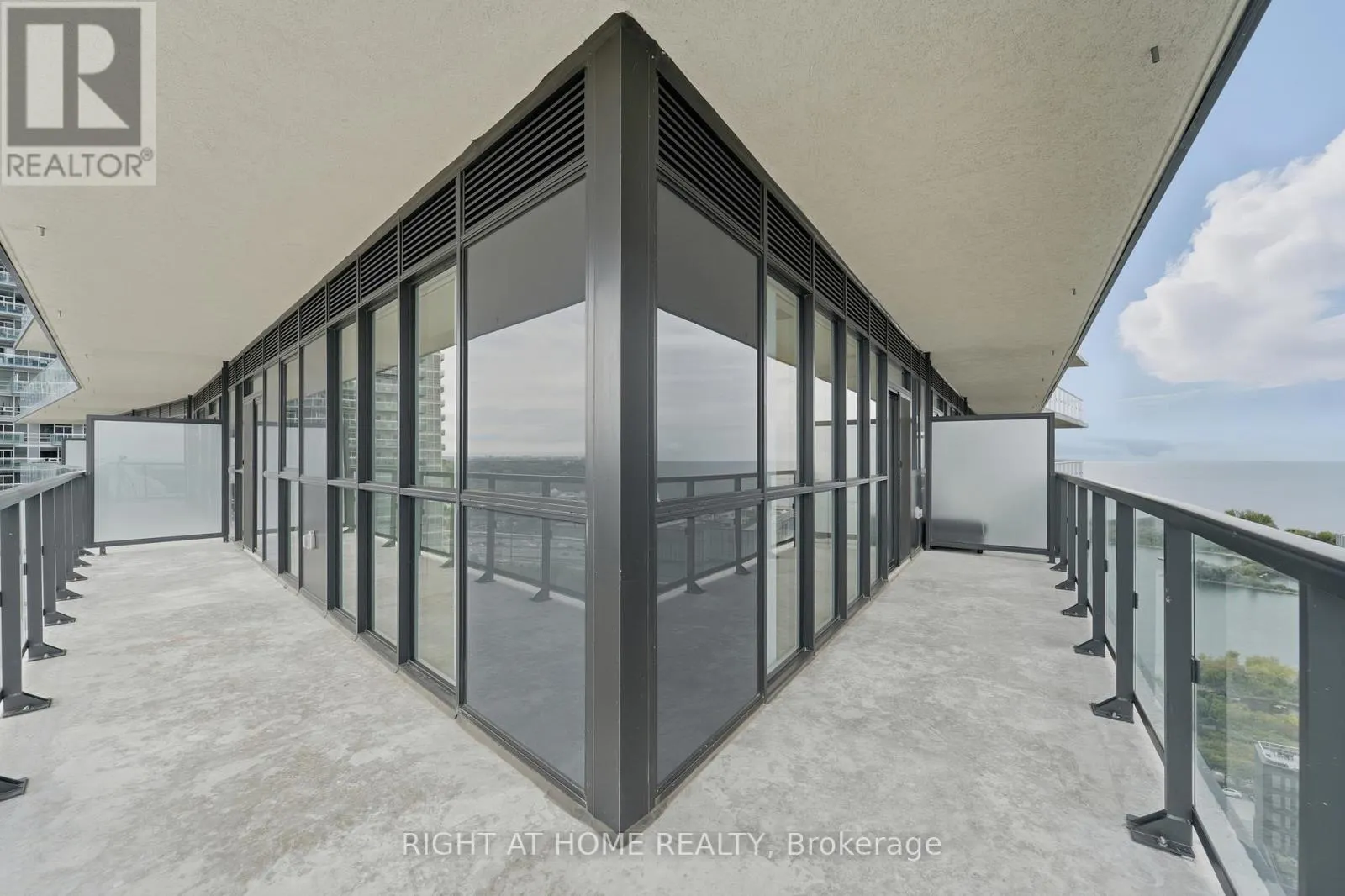 2308 - 38 ANNIE CRAIG DRIVE