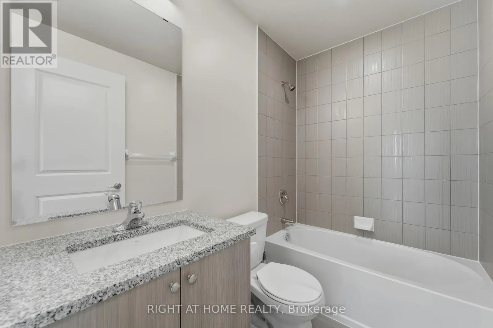2308 - 38 ANNIE CRAIG DRIVE