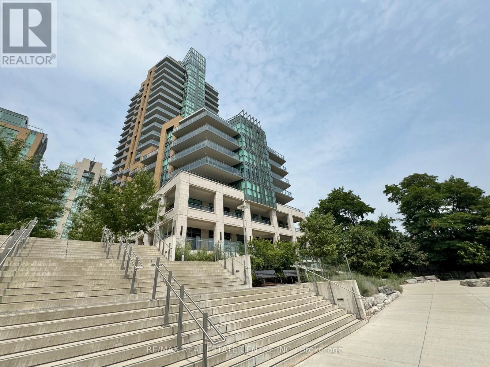 405 - 2060 LAKESHORE ROAD