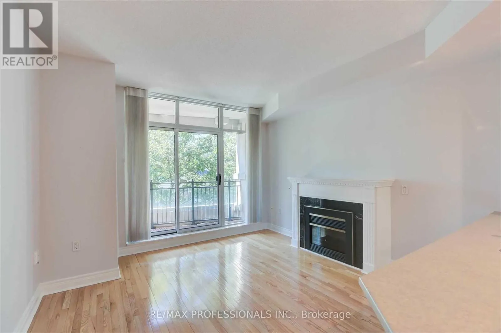 305 - 10 OLD MILL TRAIL
