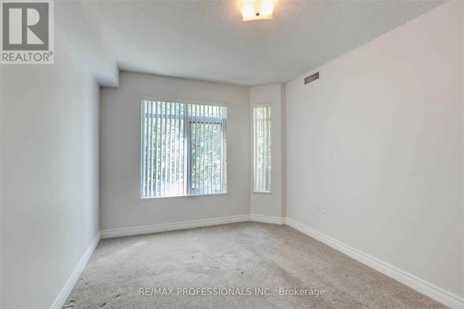 305 - 10 OLD MILL TRAIL