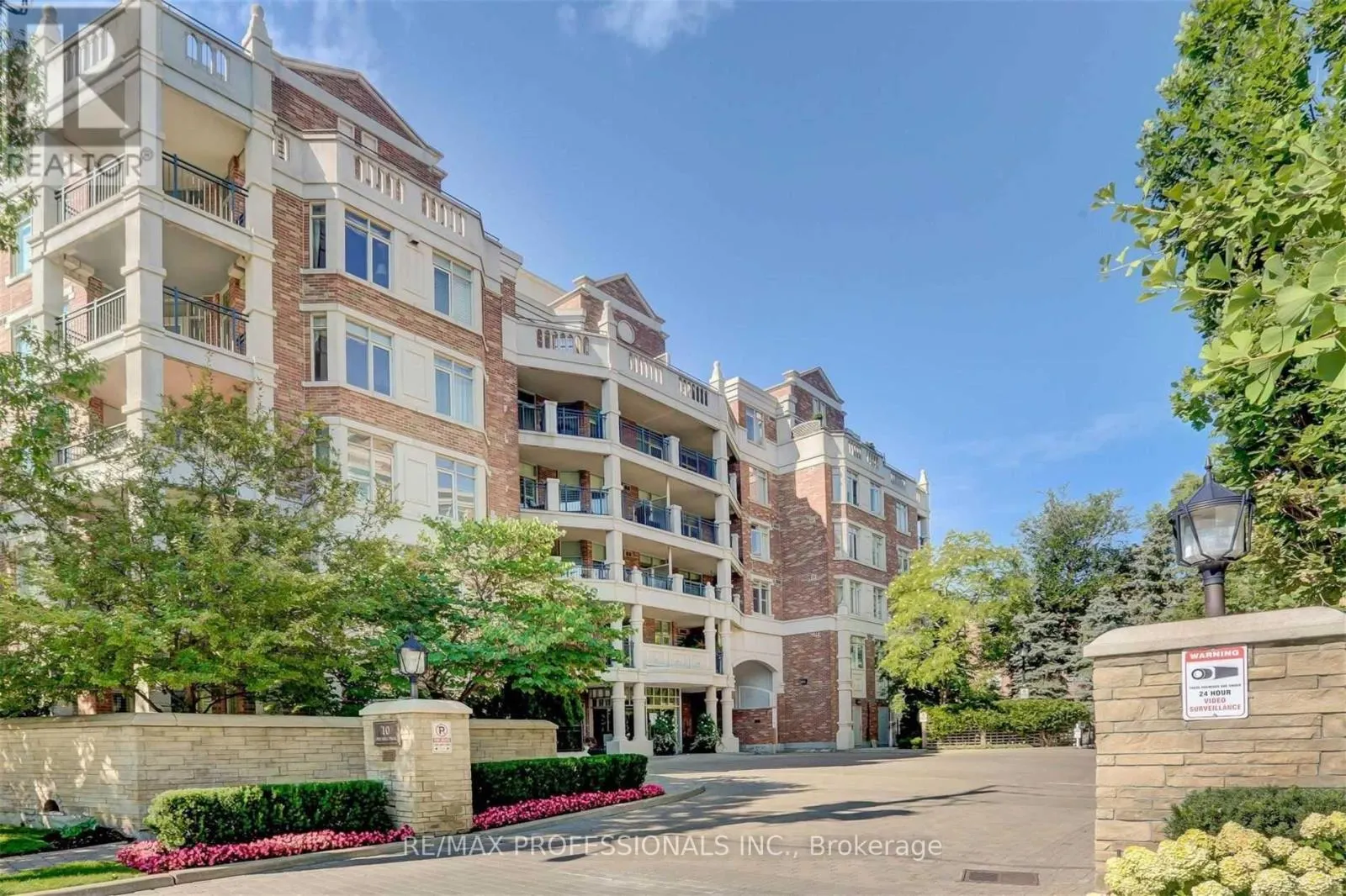 305 - 10 OLD MILL TRAIL