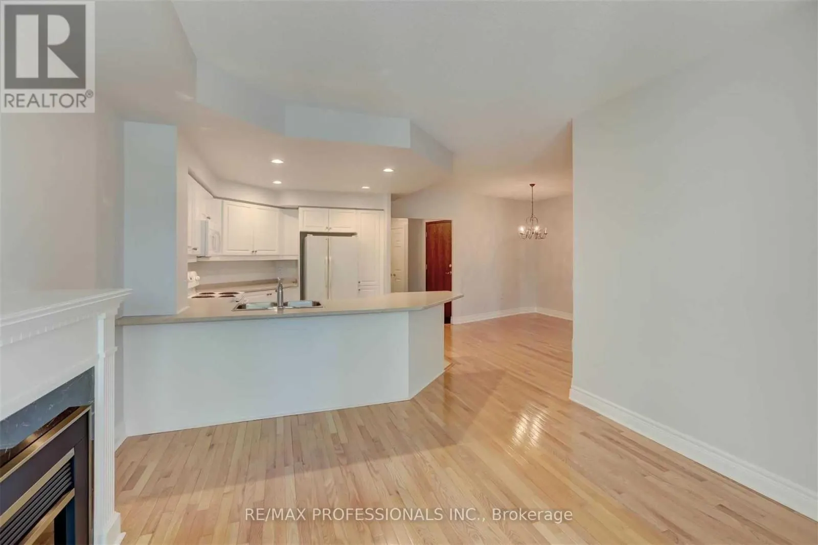 305 - 10 OLD MILL TRAIL