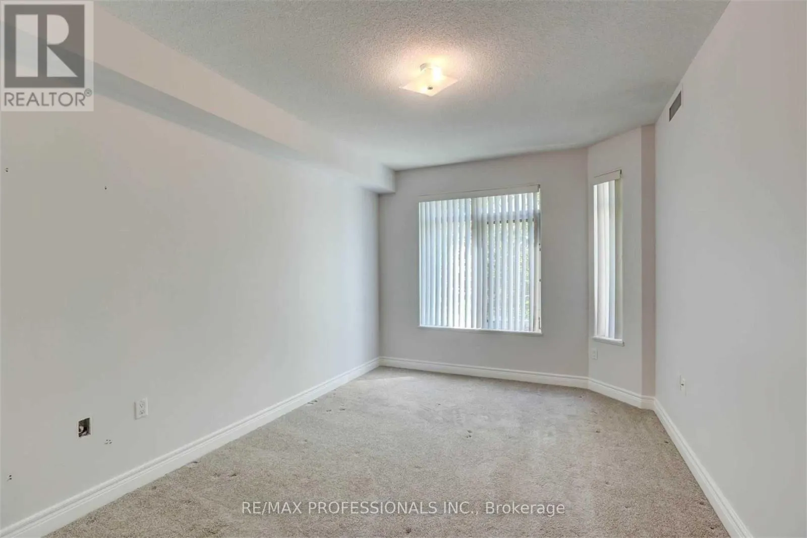 305 - 10 OLD MILL TRAIL