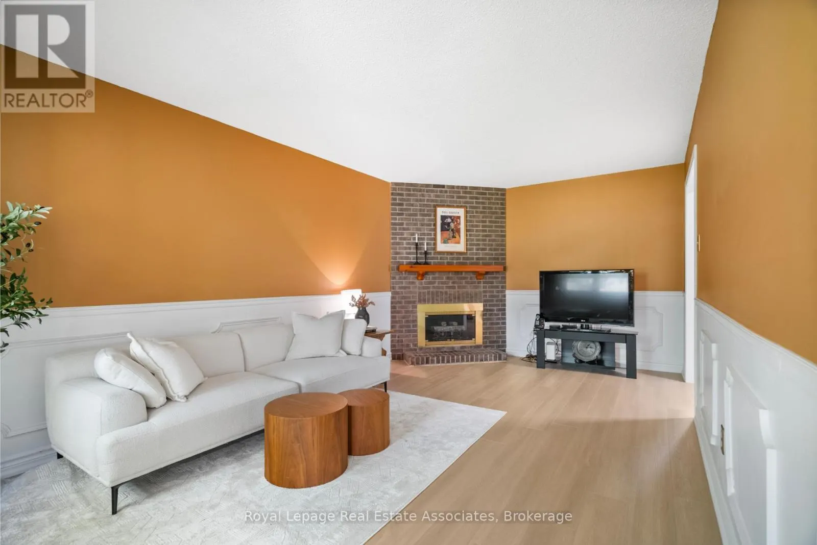 3439 MULCASTER ROAD