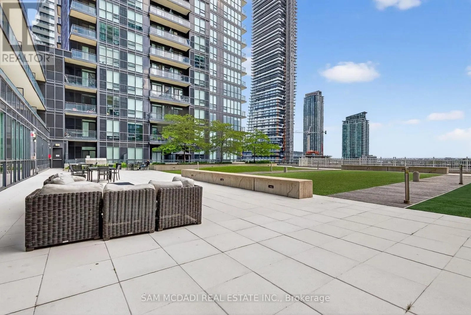 1706 - 4011 BRICKSTONE MEWS