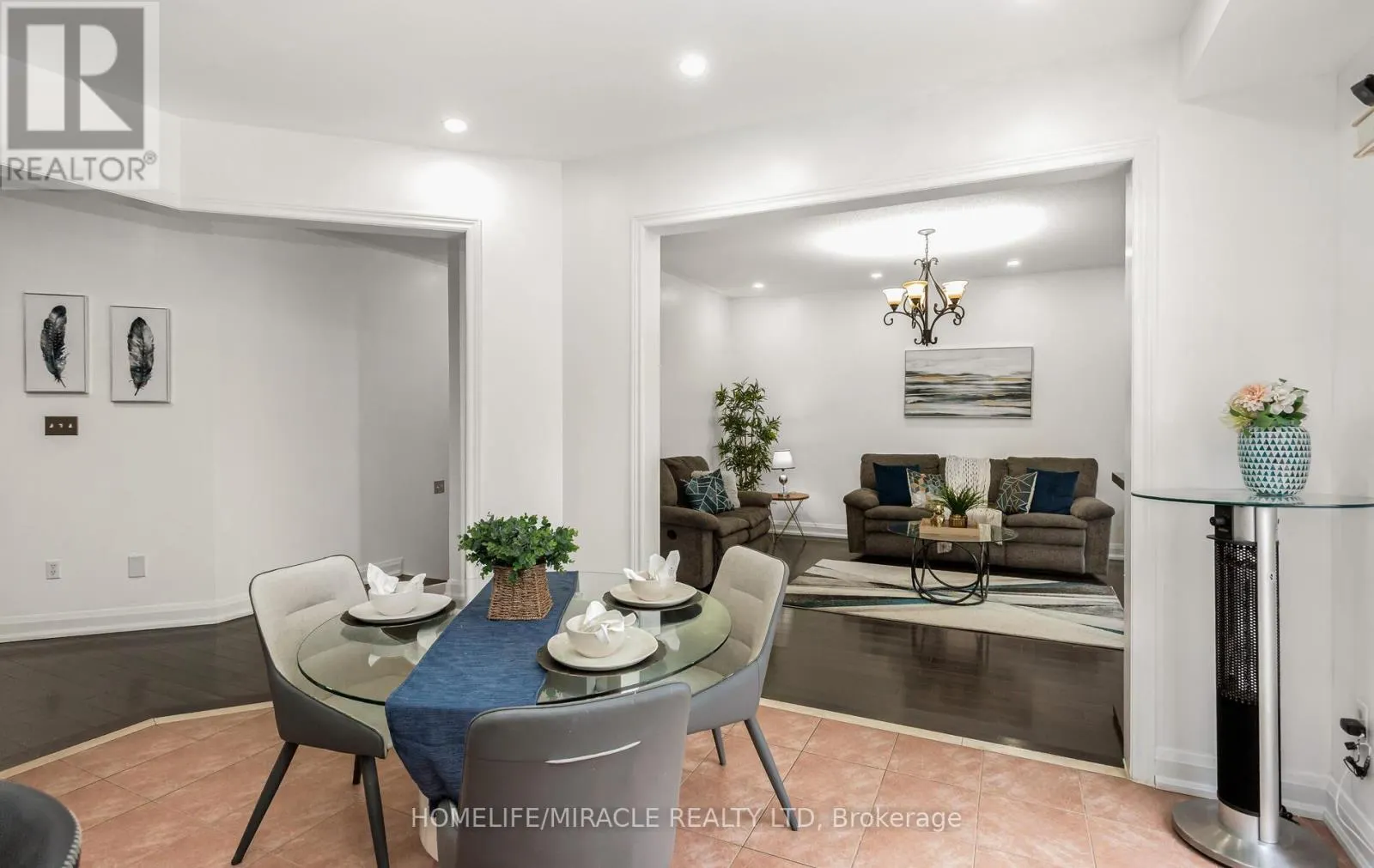 20 ATIRA AVENUE