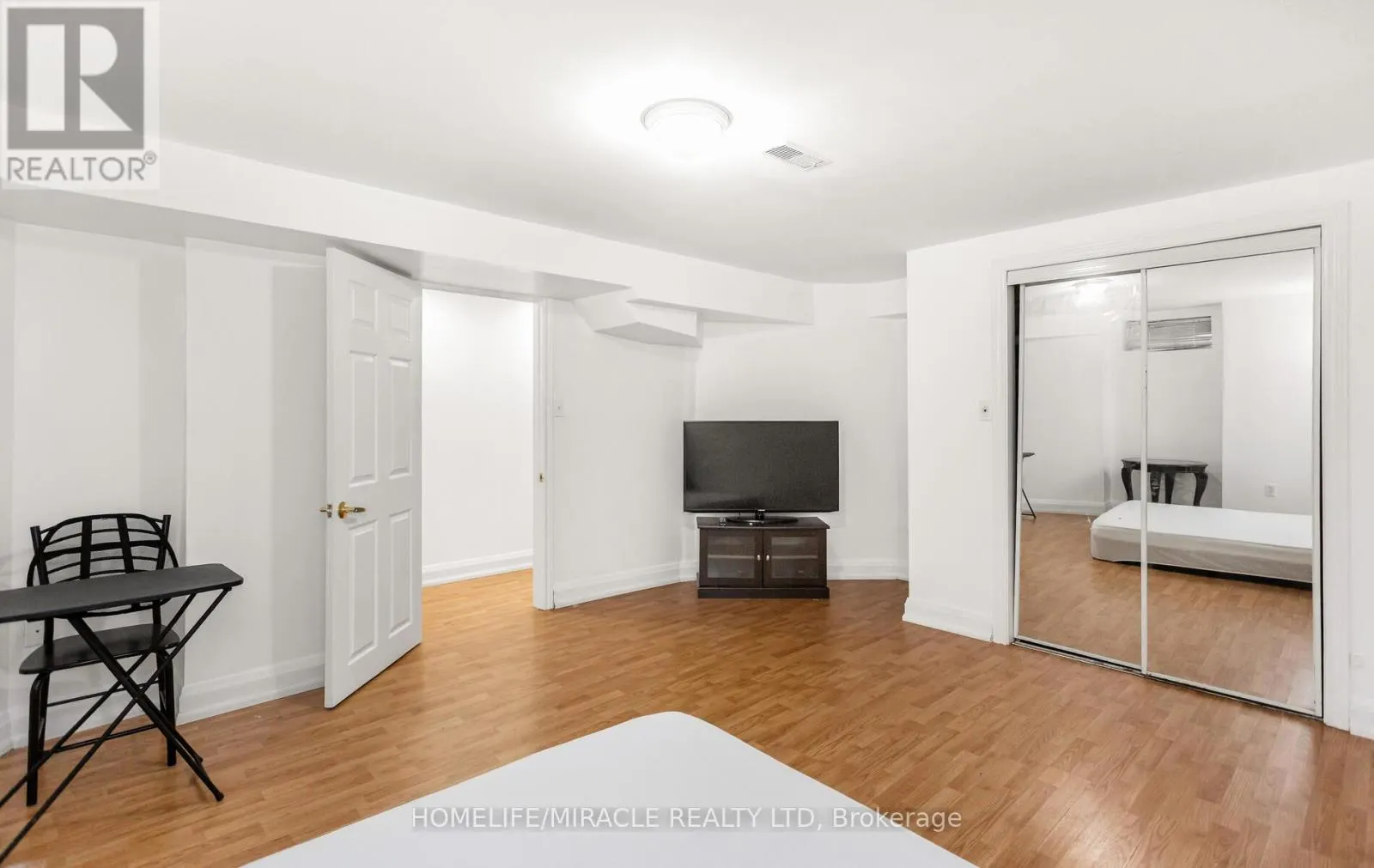 20 ATIRA AVENUE