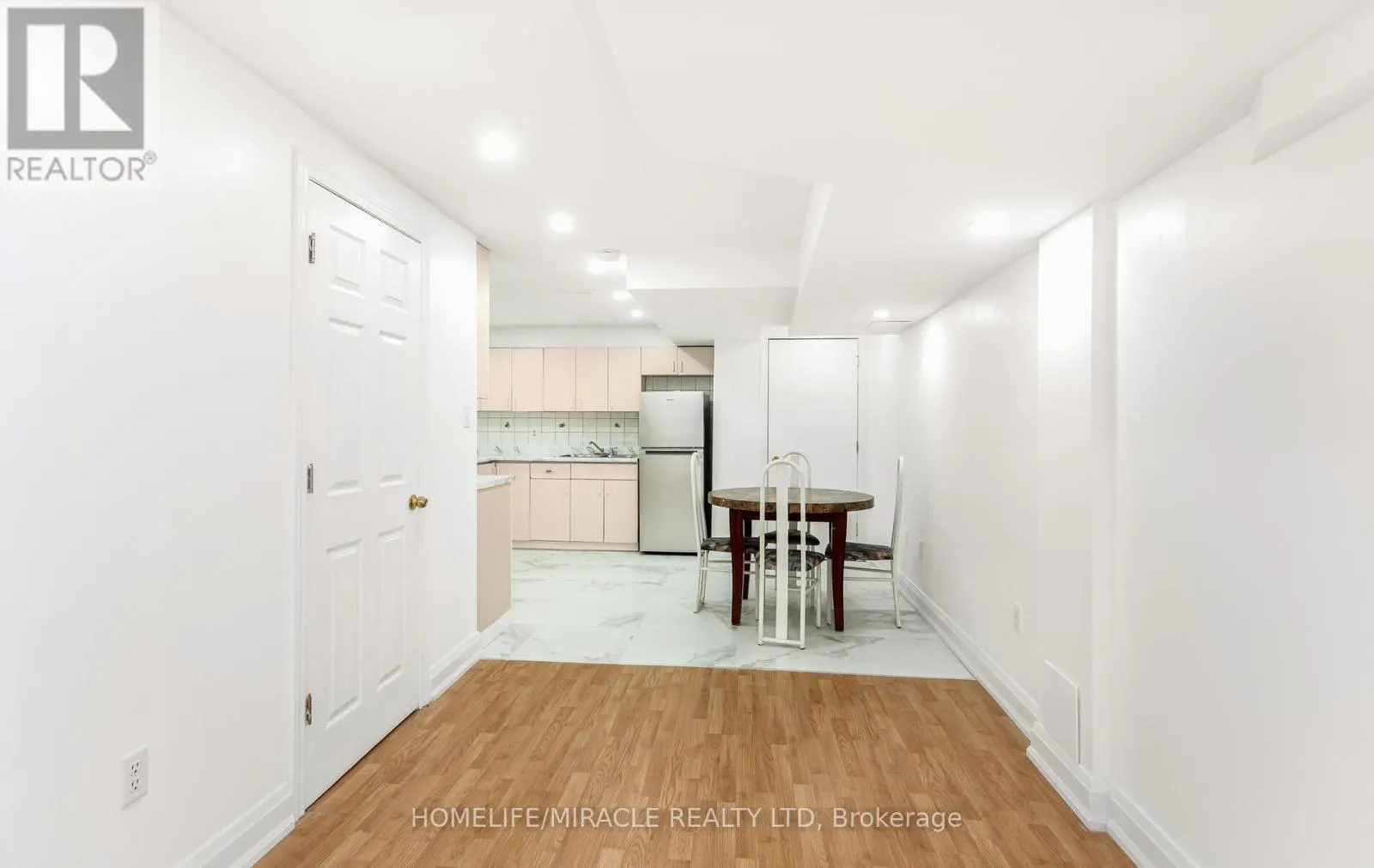 20 ATIRA AVENUE
